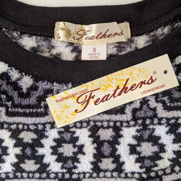 🌼 Feathers Tribal Print Soft Fleece Pullover, Black/White S NWT - Picture 2 of 5